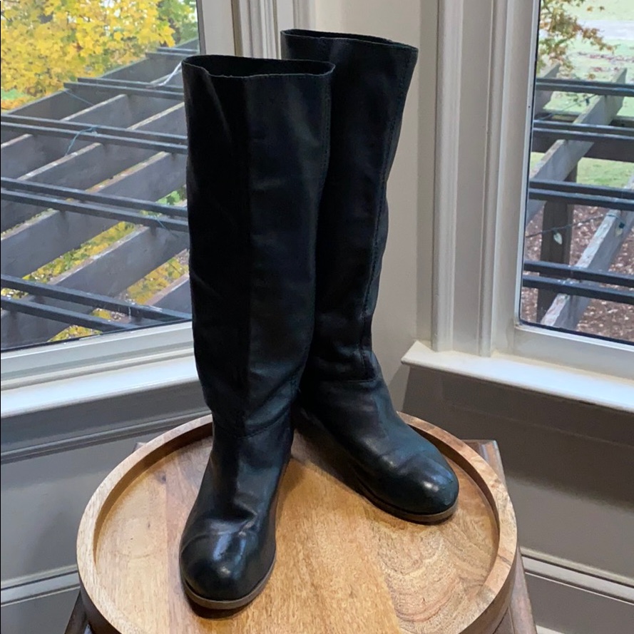 Black Pull-On Boot